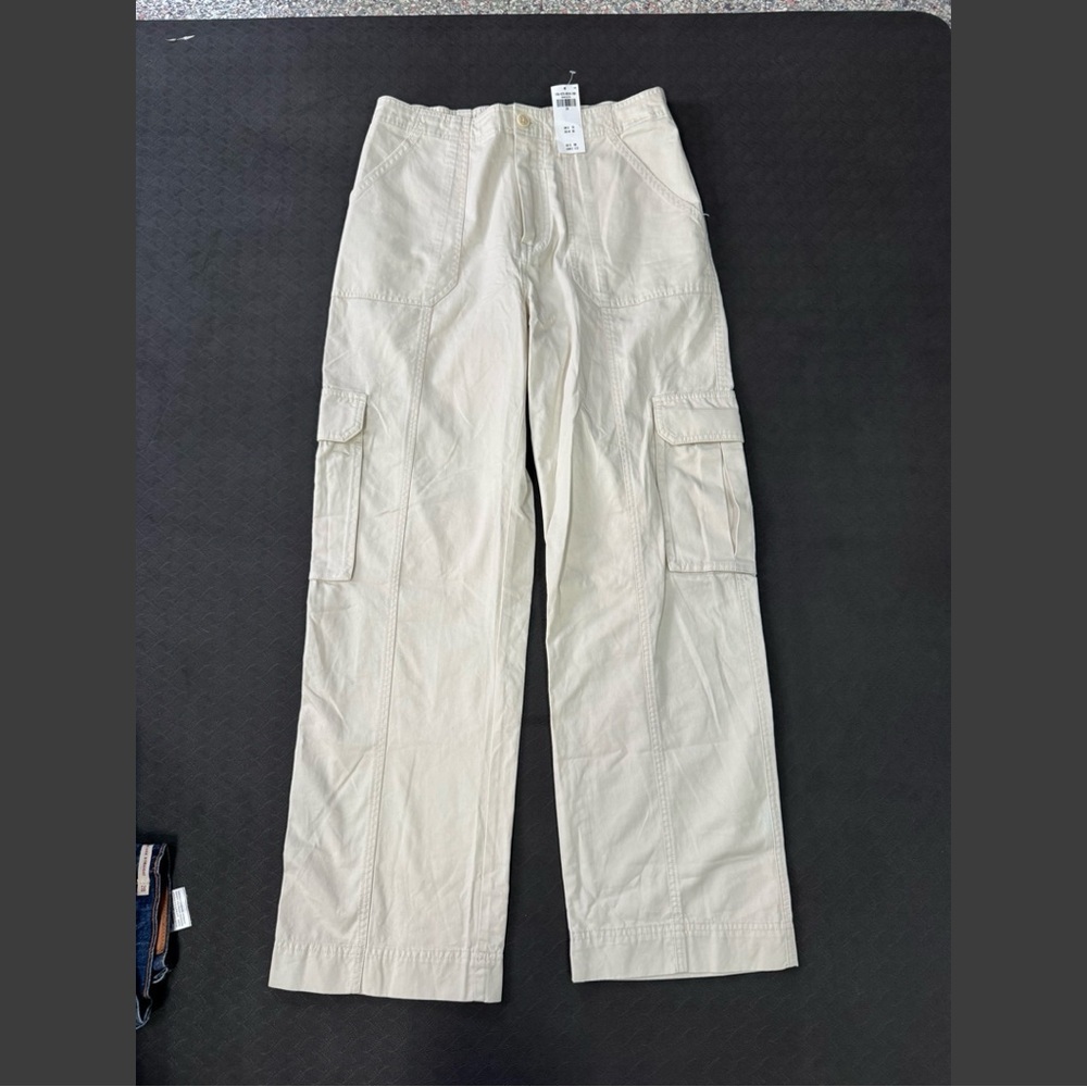 Abercrombie & Fitch Women's Straight Leg Cargo Pants